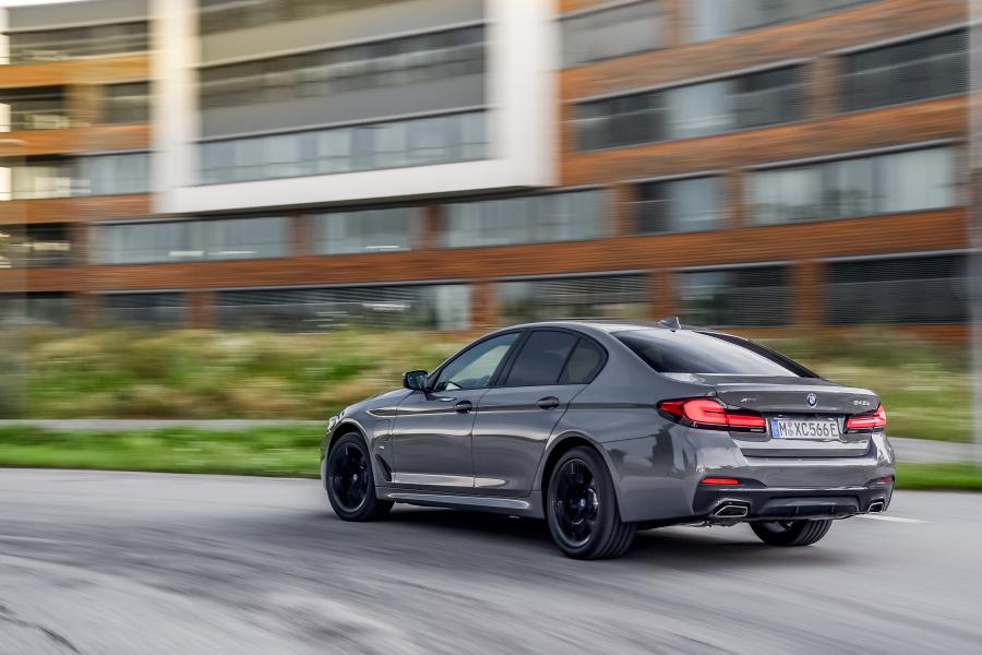  BMW 545e xDrive M Sport 2020 года  (фото 10 из 20)